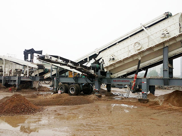 河北秦皇島移動破碎機(jī)破碎建筑垃圾現(xiàn)場