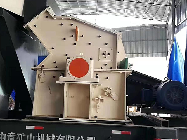 又發(fā)貨了! 中意高效細碎機助力鐘總砂石廠細碎生產(chǎn)
