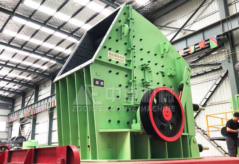 反擊式破碎機(jī).jpg 反擊式破碎機(jī)