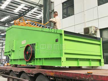 中意機械裝修垃圾處理設(shè)備順利裝車，即將啟程奔赴客戶現(xiàn)場