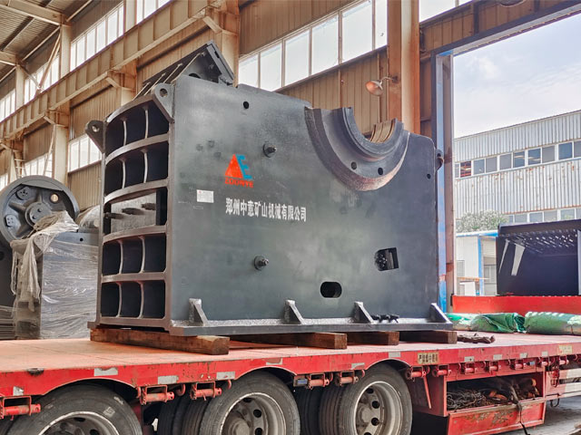 鄭州中意PE900×1060顎式破碎機發(fā)貨啟程河北